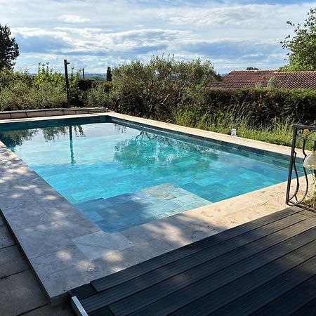 Gite 2 Chambres Avec Piscine Sernhac エクステリア 写真