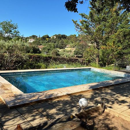 Gite 2 Chambres Avec Piscine Sernhac エクステリア 写真